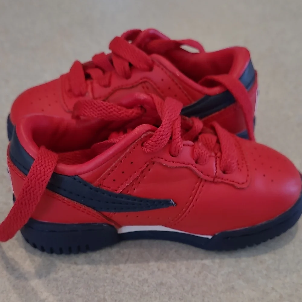 Fila Red Navy Toddler 6 Sneaker